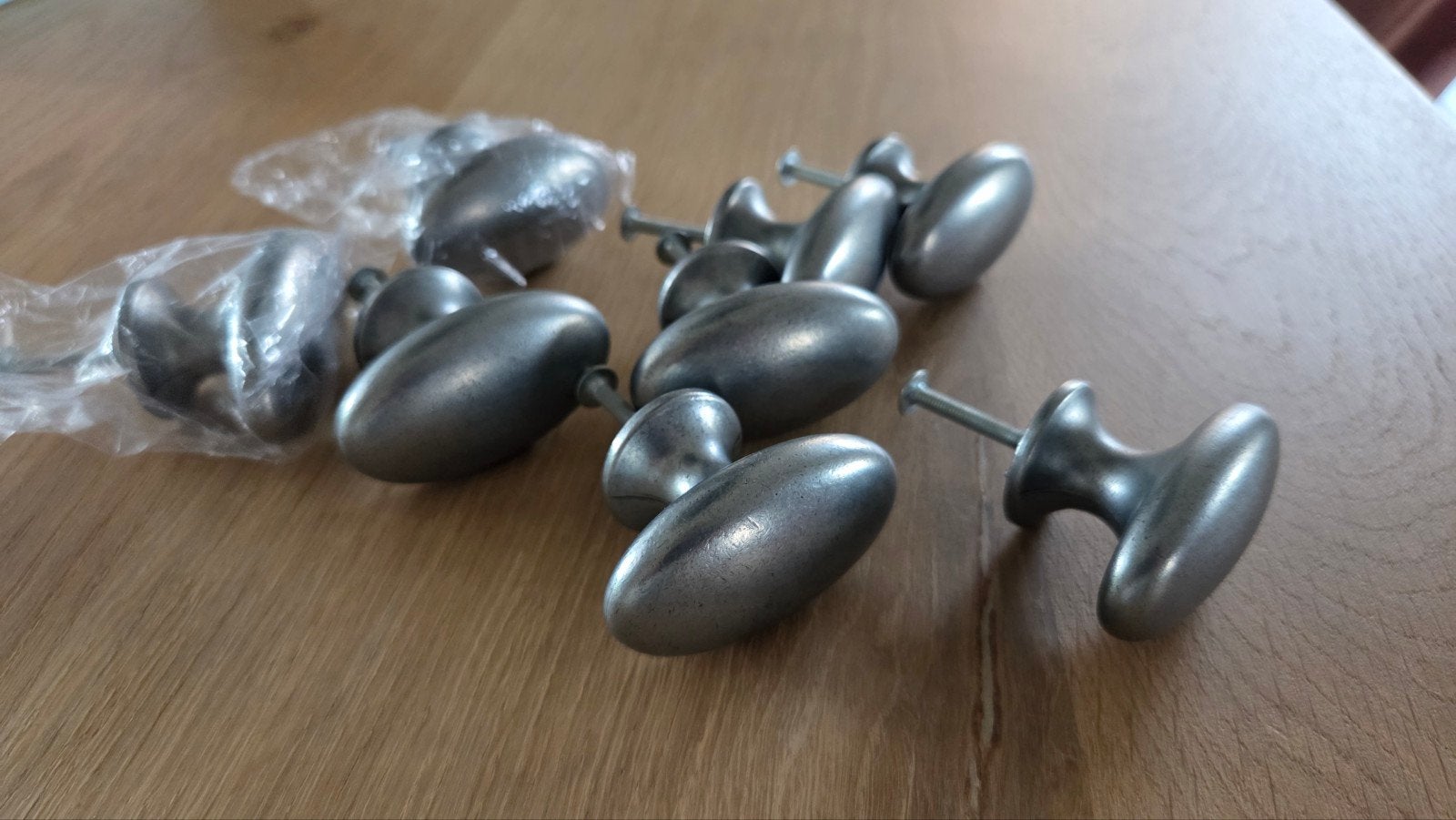 8 stuks Meubelknoppen - Ovaal Design, Ophalen of Verzenden, Zo goed als nieuw
