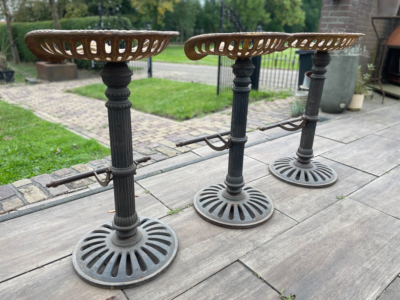 Set van 3 Vintage Gietijzeren Baker & Hamilton krukken, Ophalen
