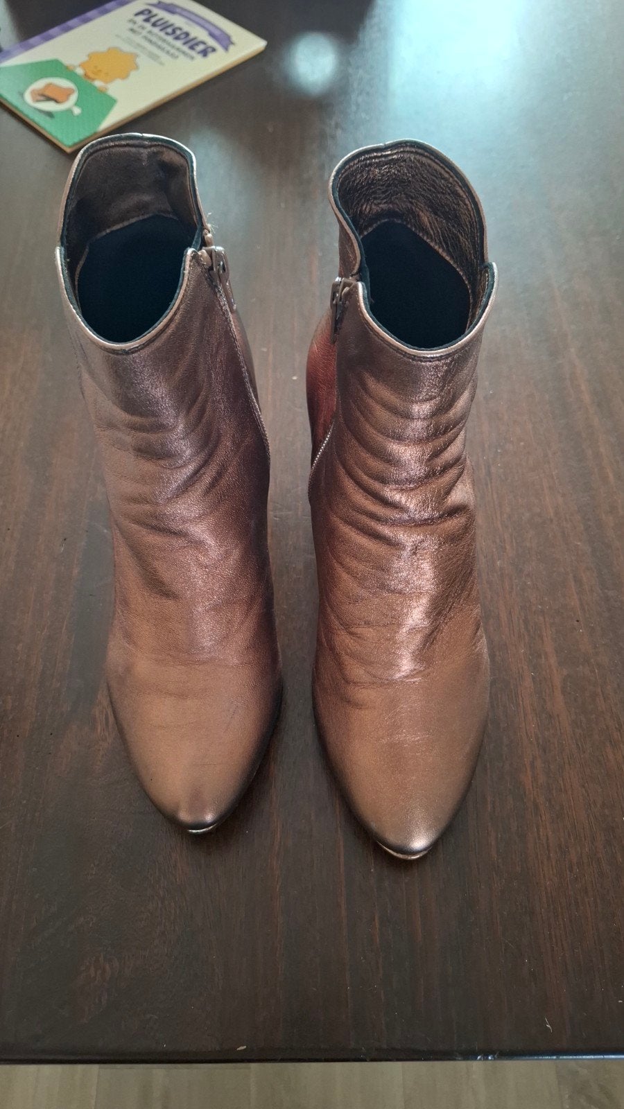 Bronzen enkellaarsjes met hak, Kleding | Dames, Schoenen, Bruin, Lage of Enkellaarzen, Ophalen of Verzenden, Zo goed als nieuw