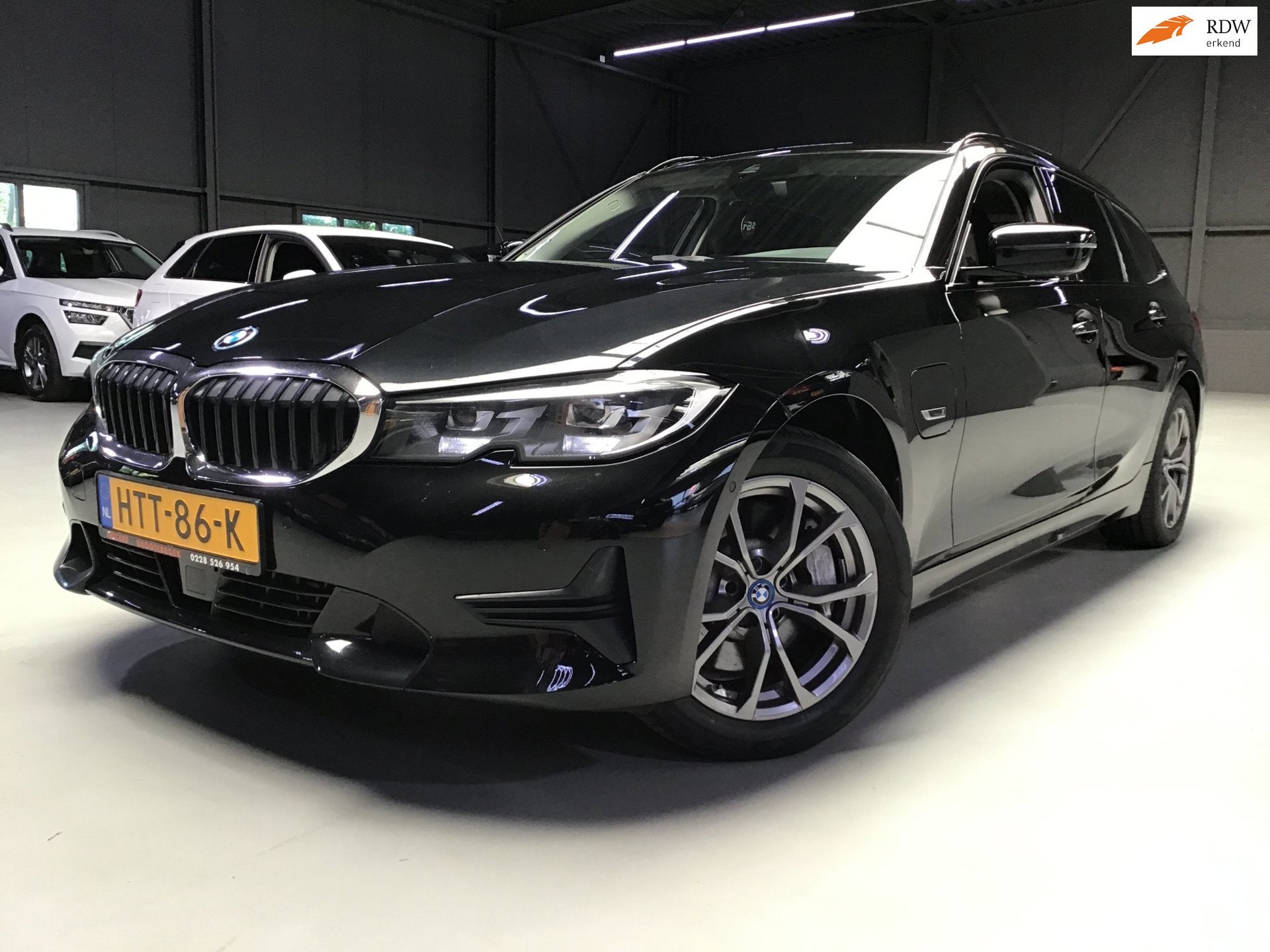 BMW 3-serie Touring 330e Business Edition Plus I 293PK I Cam, Auto's, Automaat, Achterwielaandrijving, Gebruikt, Euro 6