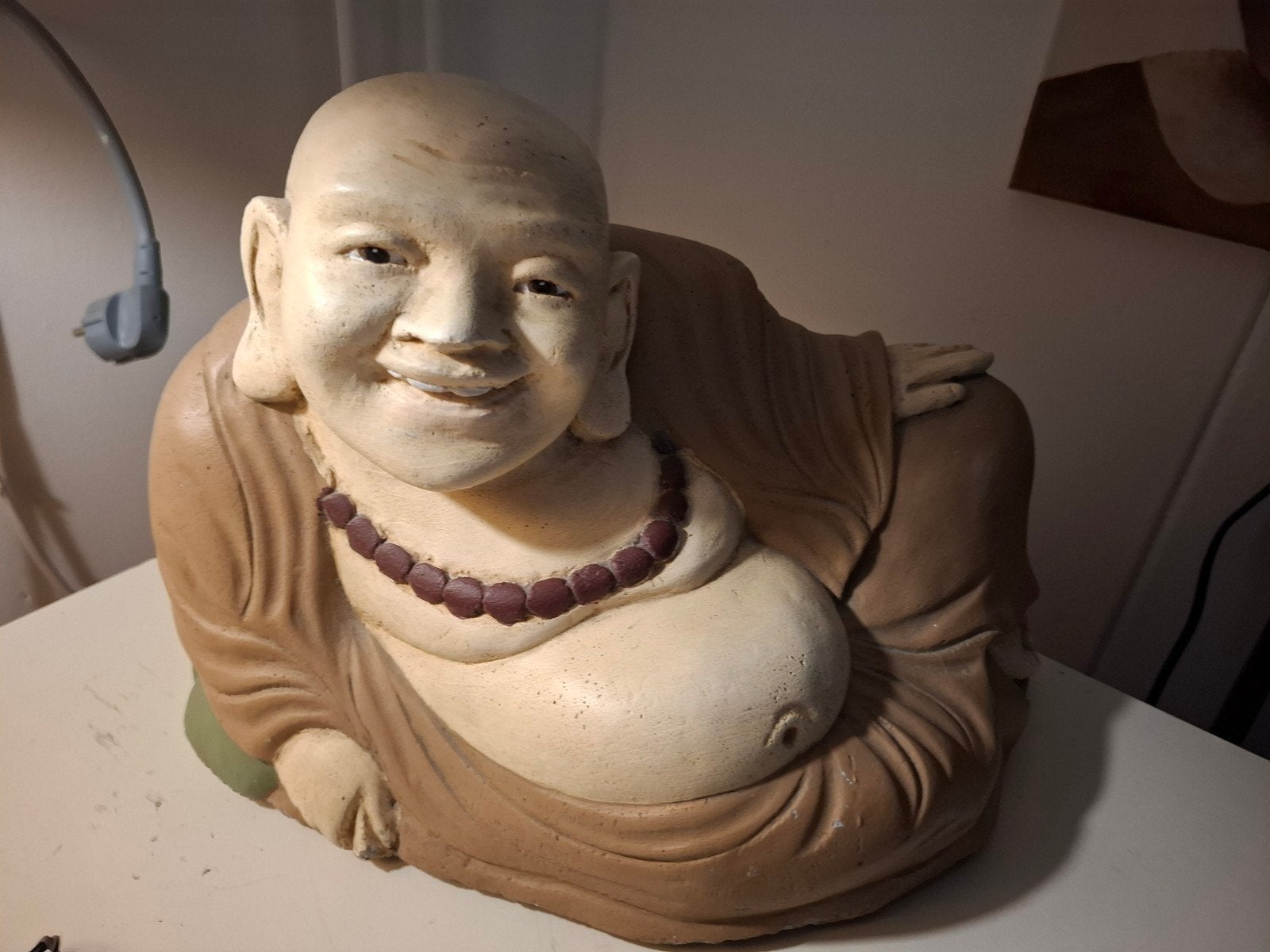 Lachende Boeddha beeld - Steen/keramiek, Ophalen, Zo goed als nieuw, Steen/keramiek, Beige