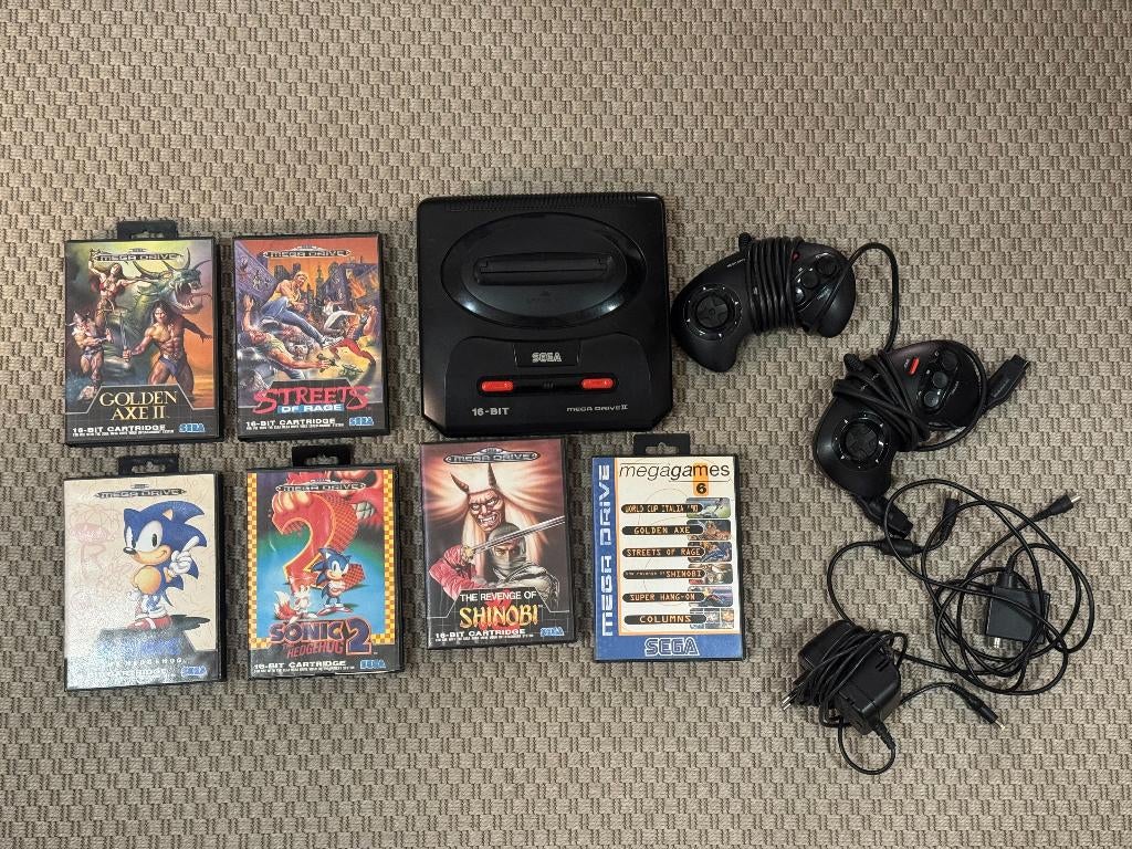 Sega Megadrive II met controllers en games, Spelcomputers en Games, Games | Sega, Avontuur en Actie, 2 spelers, Ophalen of Verzenden