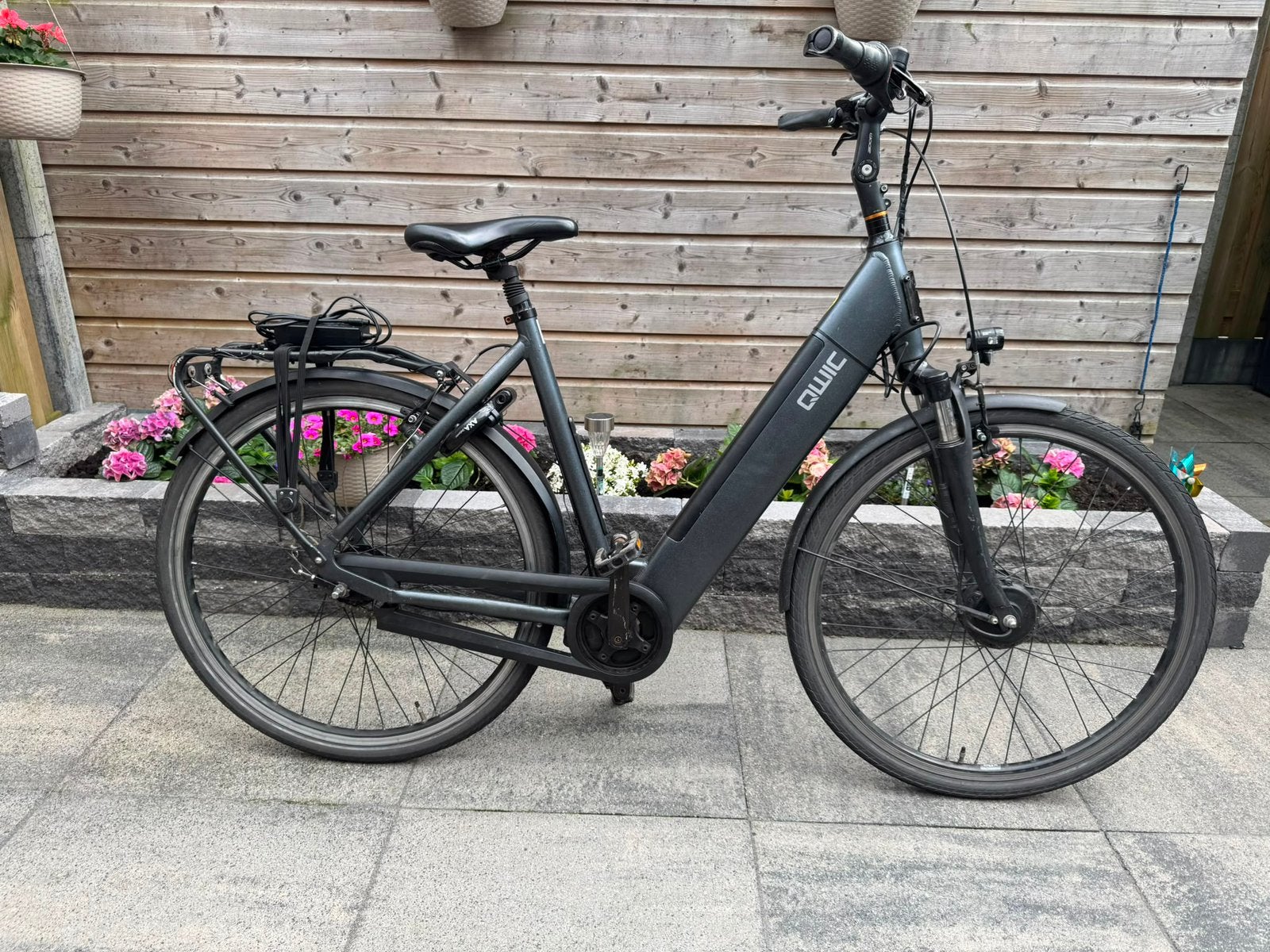 Qwic FN7 elektriche fiets 28 inc opknap €275, Fietsen en Brommers, Ophalen of Verzenden, Zo goed als nieuw