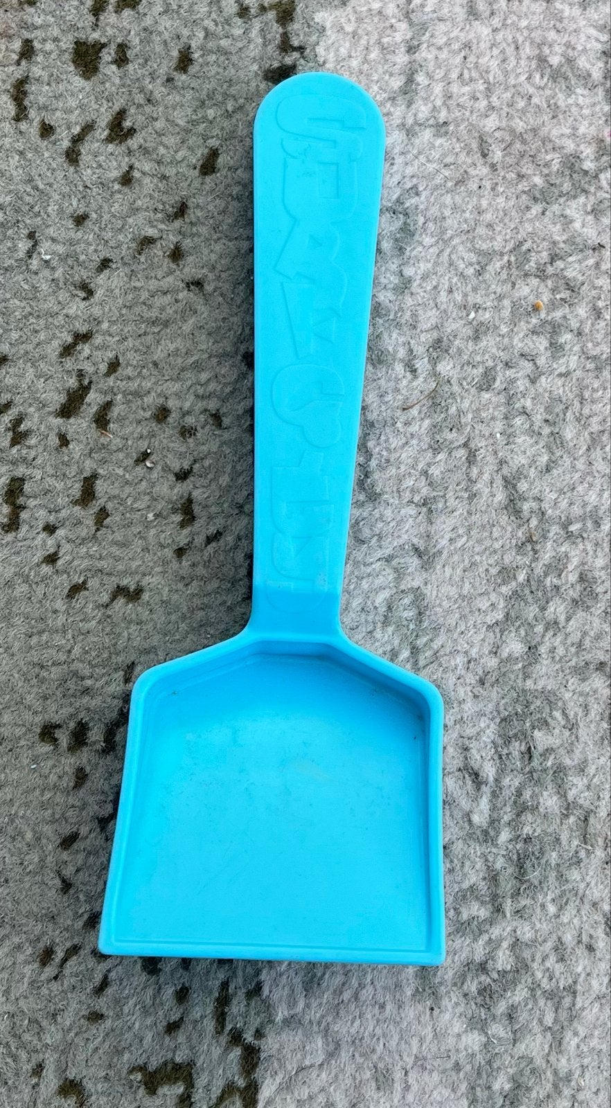 Blauwe plastic schep - Speelgoed voor zand en strand, Ophalen of Verzenden, Gebruikt