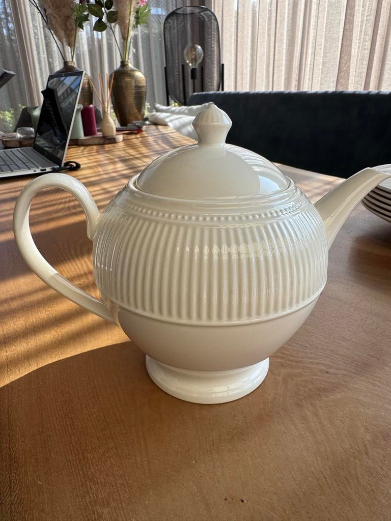 Wedgwood Crèmekleurige theepot, Ophalen, Zo goed als nieuw
