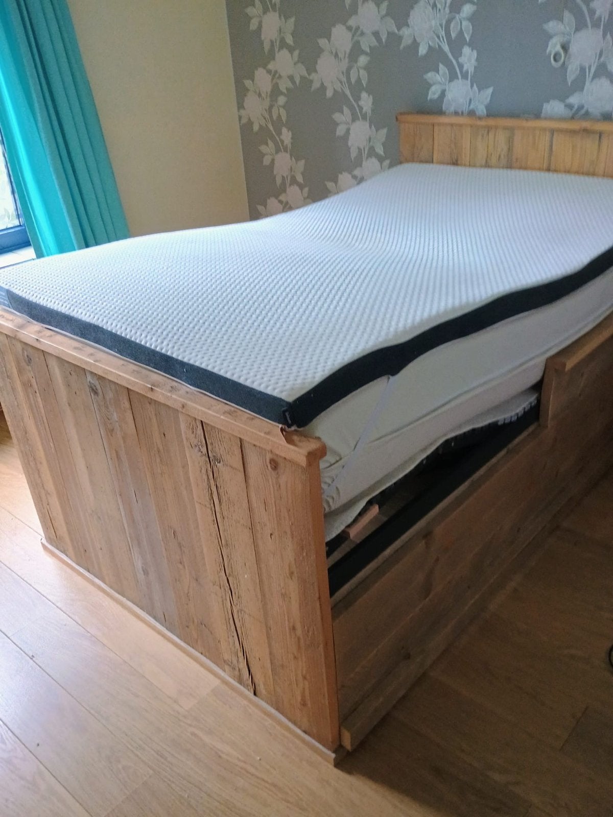 Verstelbaar tweepersoonsbed met lattenbodem en matras, Ophalen, Bruin, Tweepersoons, 120 cm