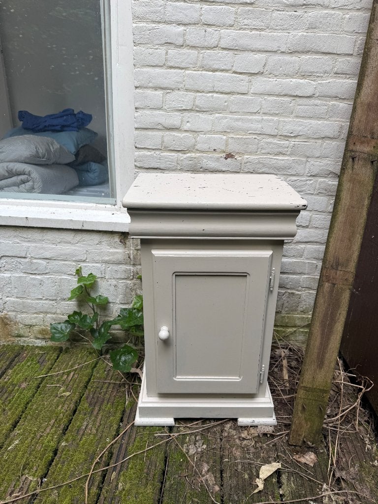 Free bedside table, Ophalen, Minder dan 45 cm, 55 tot 70 cm