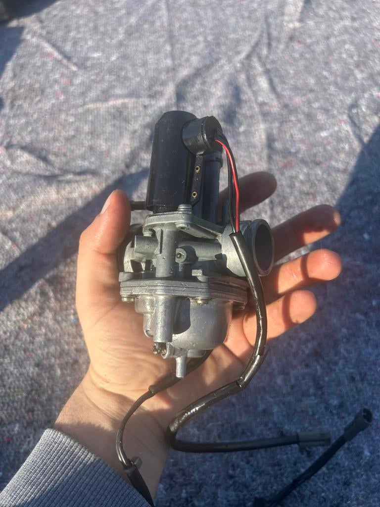 Mikuni 20.5mm carburateur, Fietsen en Brommers, Brommeronderdelen | Algemeen, Ophalen of Verzenden, Zo goed als nieuw, Carburateur