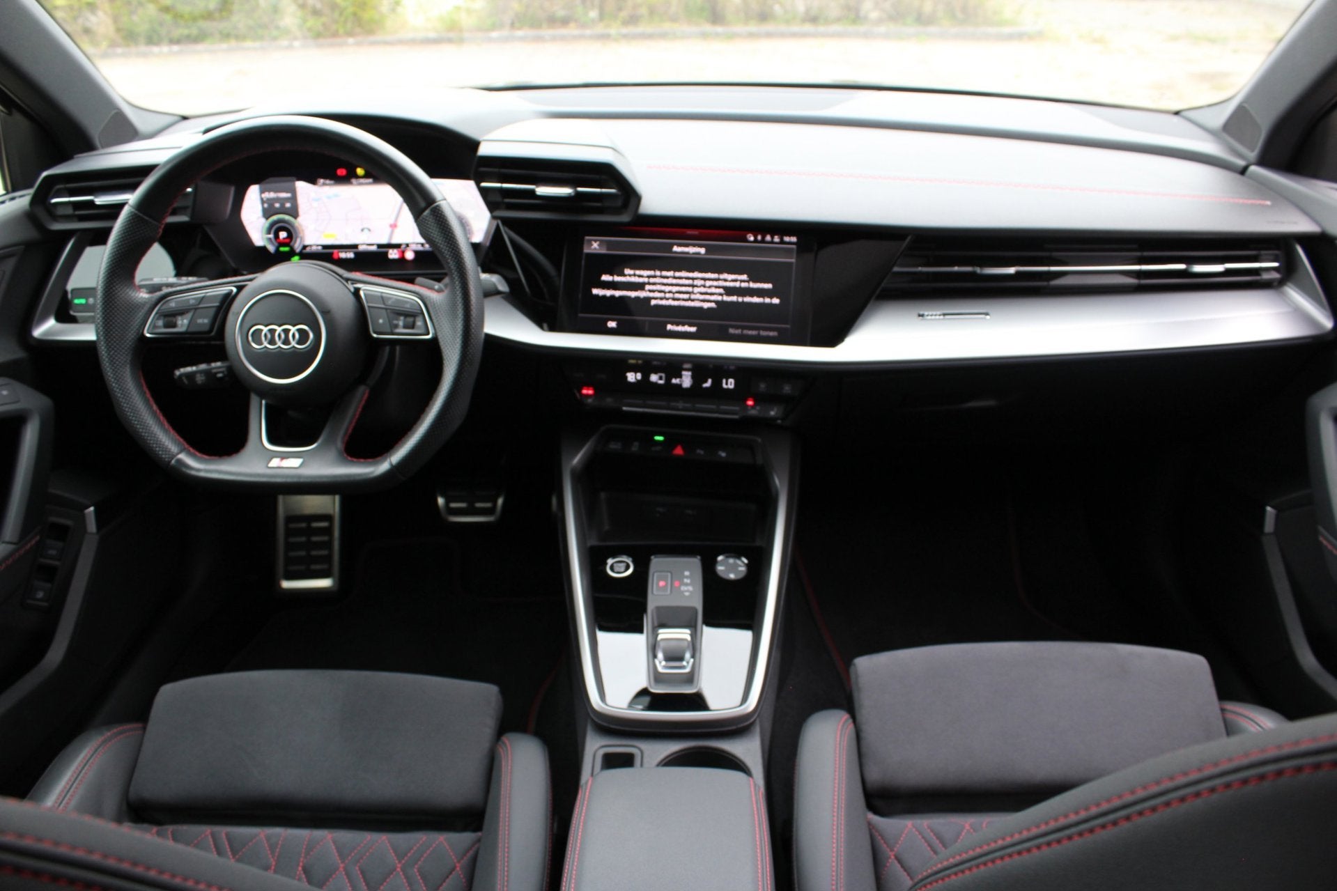 Audi A3 Sportback 45 TFSI e Competition | 3x S-Line | Panora, Auto's, Zwart, 4 cilinders, Zwart, Nieuw