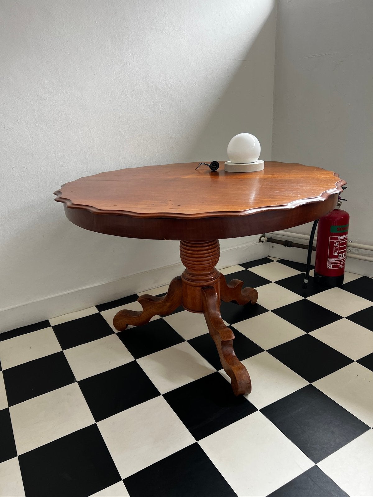 Antieke ronde eettafel, Ophalen