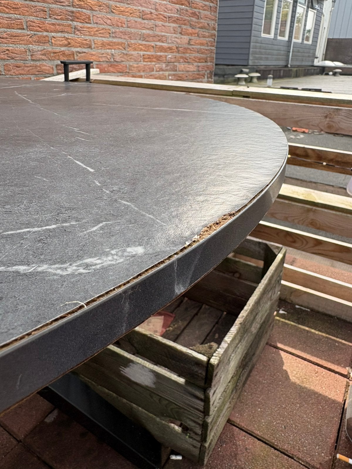 Foto 6 van IKEA Mariedamm ronde eettafel (marmerlook / zwart staal )
