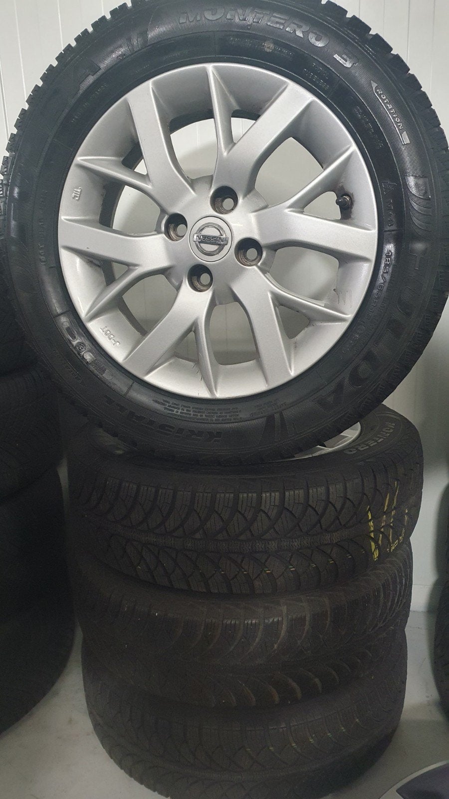 15"Winter Set Origineel Nissan Note / Clio /Logan Enz Zgan!!, Auto-onderdelen, Gebruikt, 15 inch, Banden en Velgen, Personenwagen