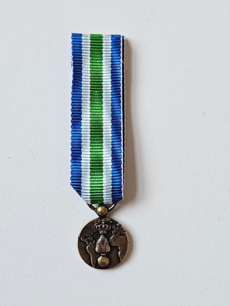 Mini marechaussee operationele trouwe dienst medaille, Ophalen of Verzenden, Marechaussee, Nederland, Lintje, Medaille of Wings