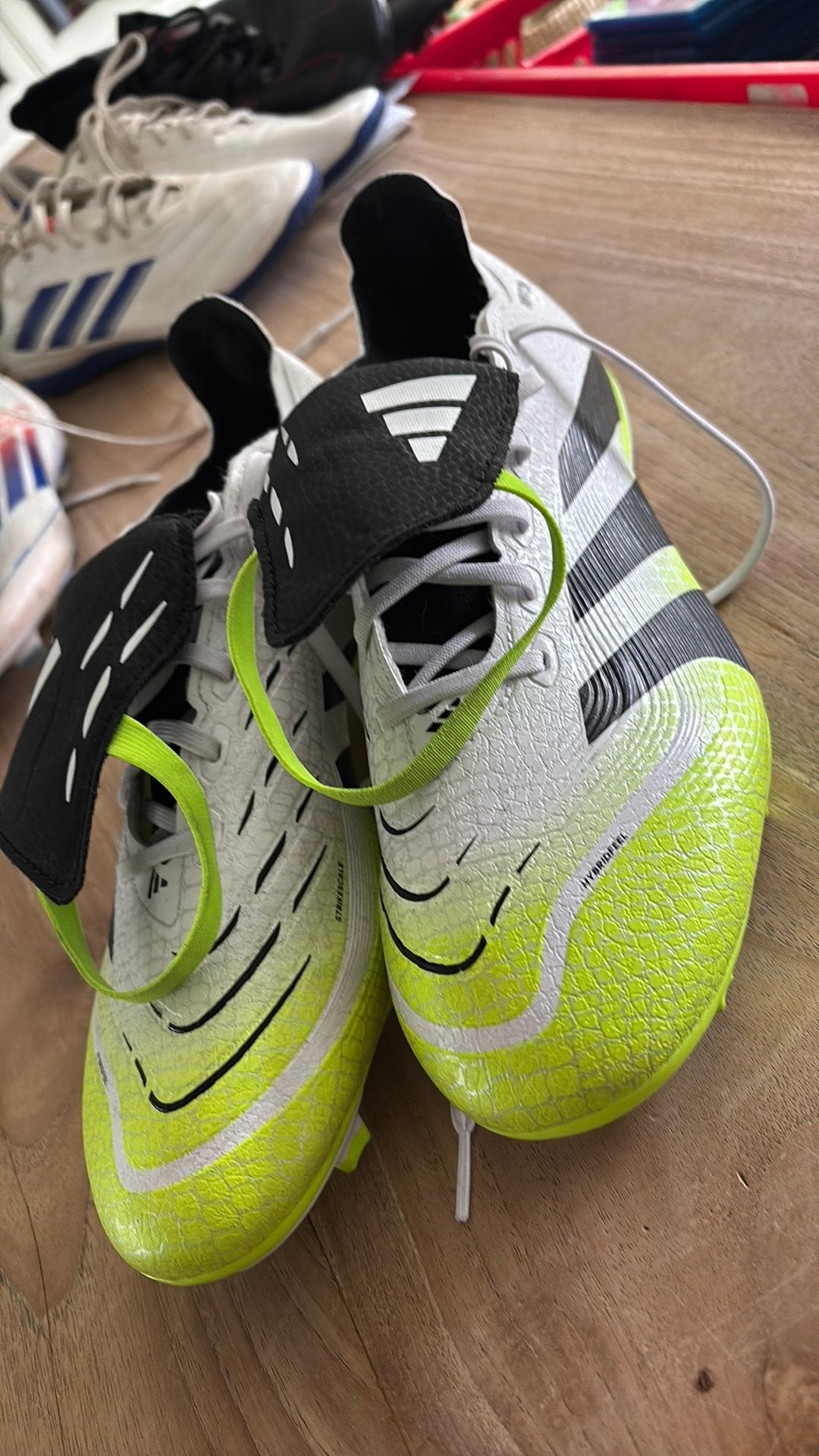 Voetbalschoen 46 adidas, Sport en Fitness, Voetbal, Maat XS of kleiner, Verzenden, Zo goed als nieuw, Schoenen
