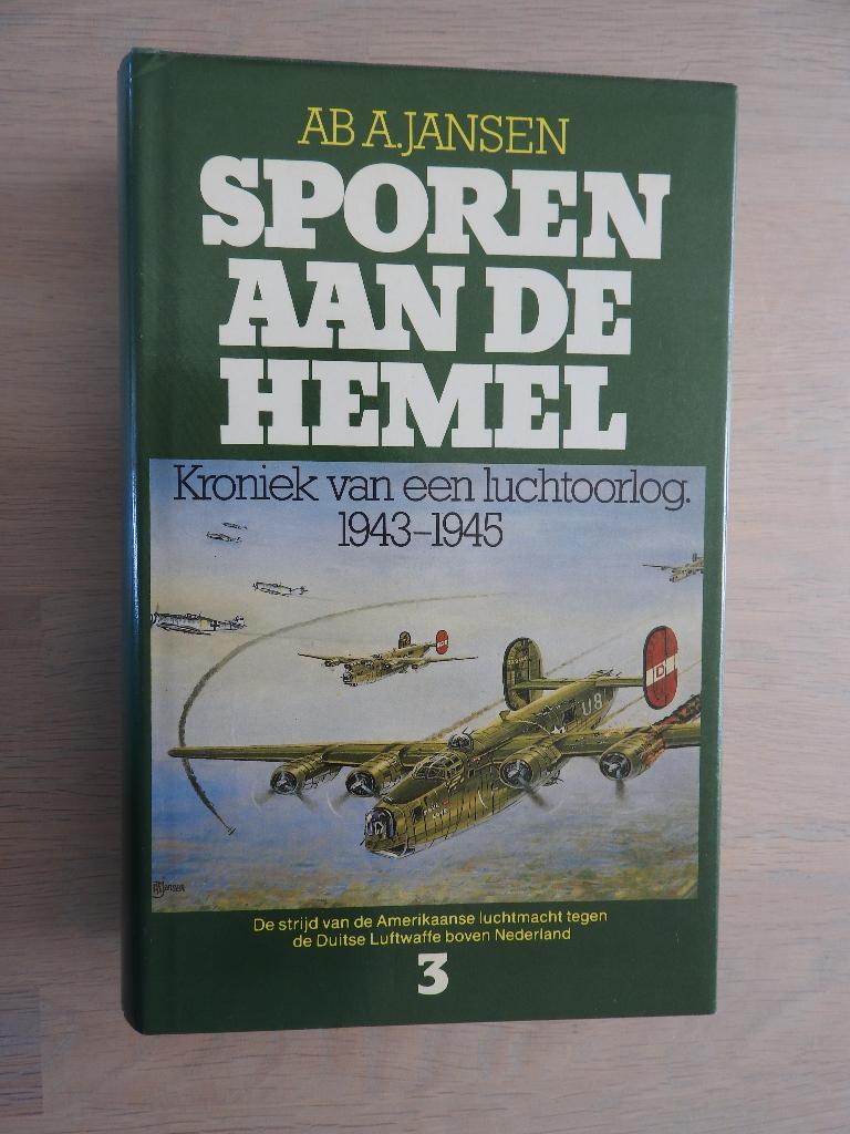 Sporen aan de hemel - Kroniek van een luchtoorlog 1943-1945, Boeken, Ophalen of Verzenden, Tweede Wereldoorlog, Zo goed als nieuw