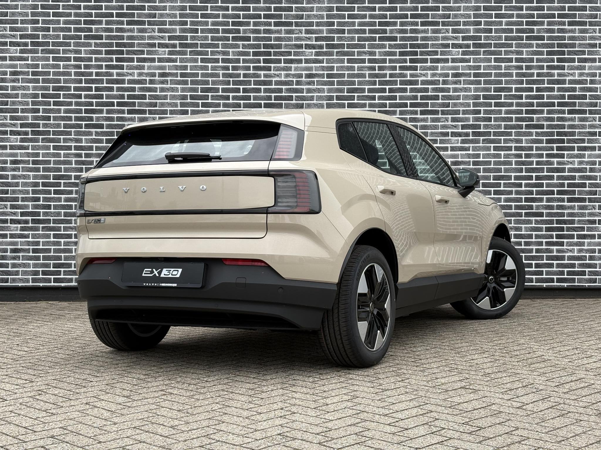 Volvo EX30 P3 Plus Europa 51 kWh | Verwarmde voorstoelen en, Auto's, Volvo, Automaat, 12 maanden, Achterwielaandrijving, Leder en Stof
