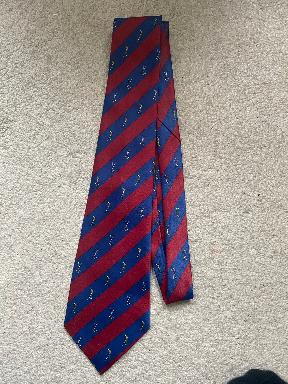 Myung Ju Silk stropdas met golfpatroon golf, Ophalen of Verzenden, Zo goed als nieuw, Rood, Met patroon