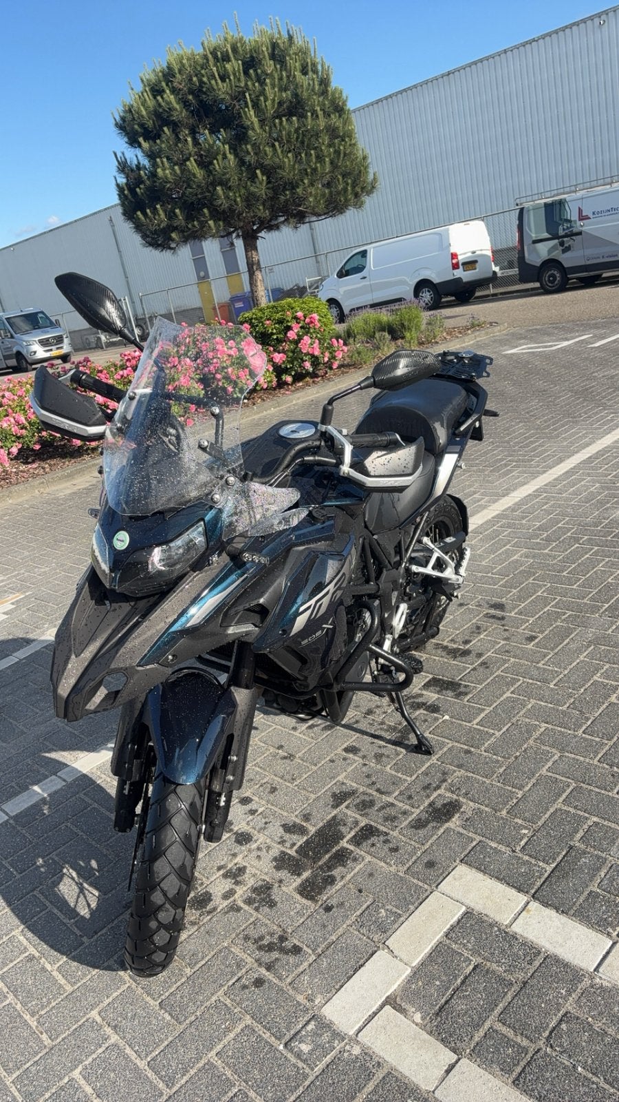 Benelli 502 TRK Adventure 2022, Ophalen