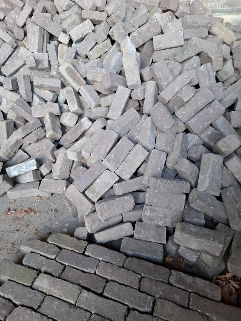 Oude gebakken dikformaat op pallets 40m2, Ophalen, Gebruikt, Keramiek, Klinkers