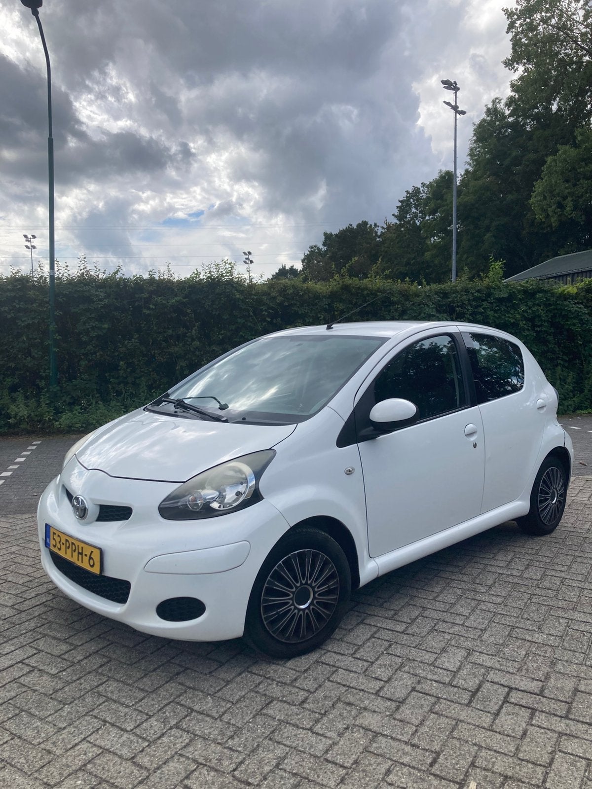 Leuke, stoere, Toyota Aygo 1.0 12V Vvt-i 5DRS 2011 Wit, Voorwielaandrijving, 4 stoelen, Origineel Nederlands, Handgeschakeld