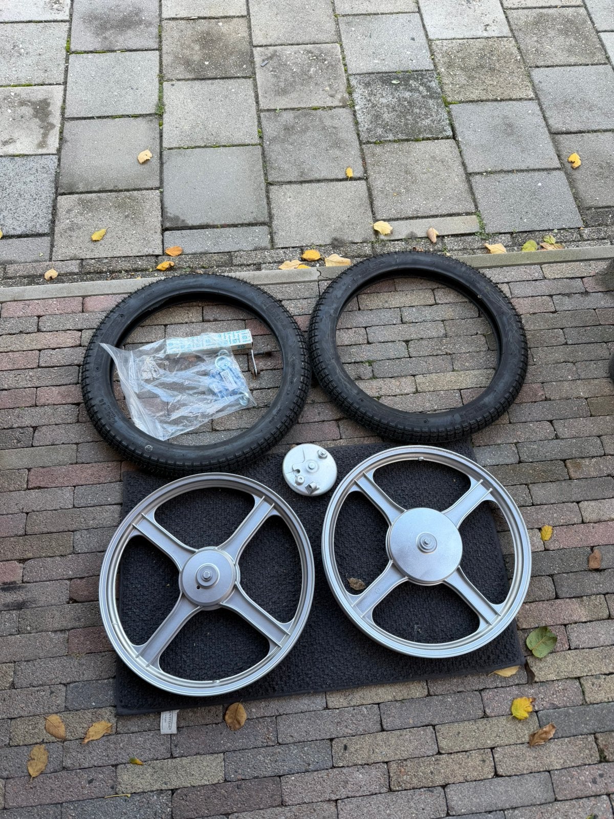 Vespa Ciao / Bravo 4 spaaks velgen 16”, Fietsen en Brommers, Ophalen of Verzenden, Zo goed als nieuw, Overige typen