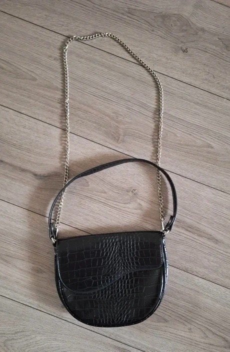 Bershka zwarte schoudertas met ketting en crocoprint, Ophalen of Verzenden, Zo goed als nieuw, Zwart, Overige merken