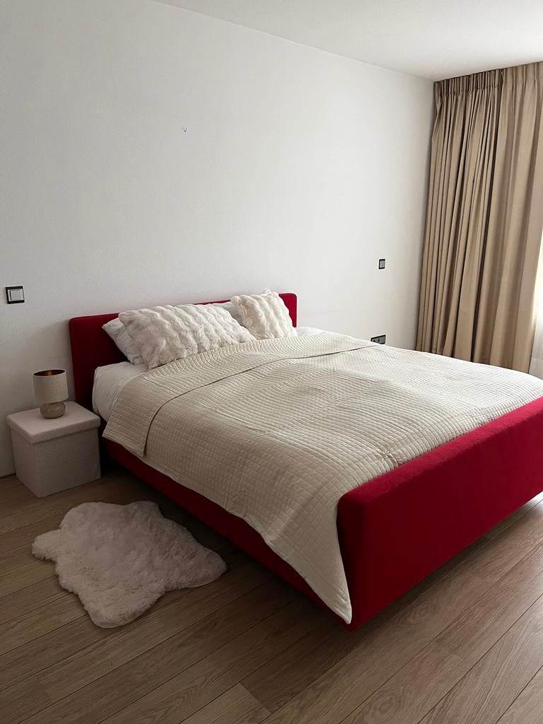Elektrisch verstelbare Eastborn boxspring 180 x 200 rood., Ophalen, Gebruikt, Tweepersoons, Modern