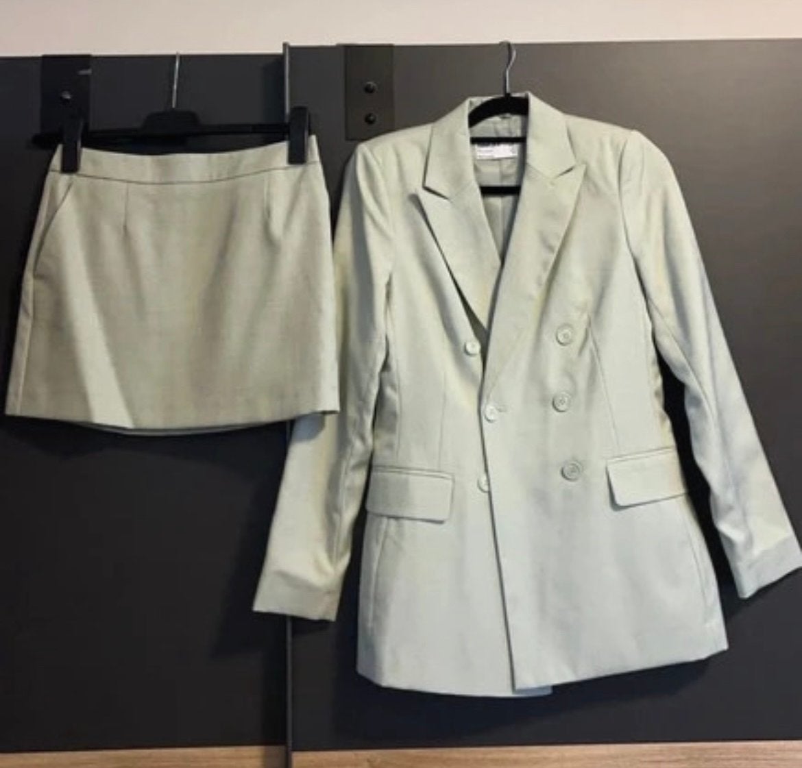 Tweedelige mantelpak, Kleding | Dames, Jasjes, Kostuums en Pakken, Kostuum of Pak, Nieuw, Ophalen of Verzenden, Maat 36 (S)