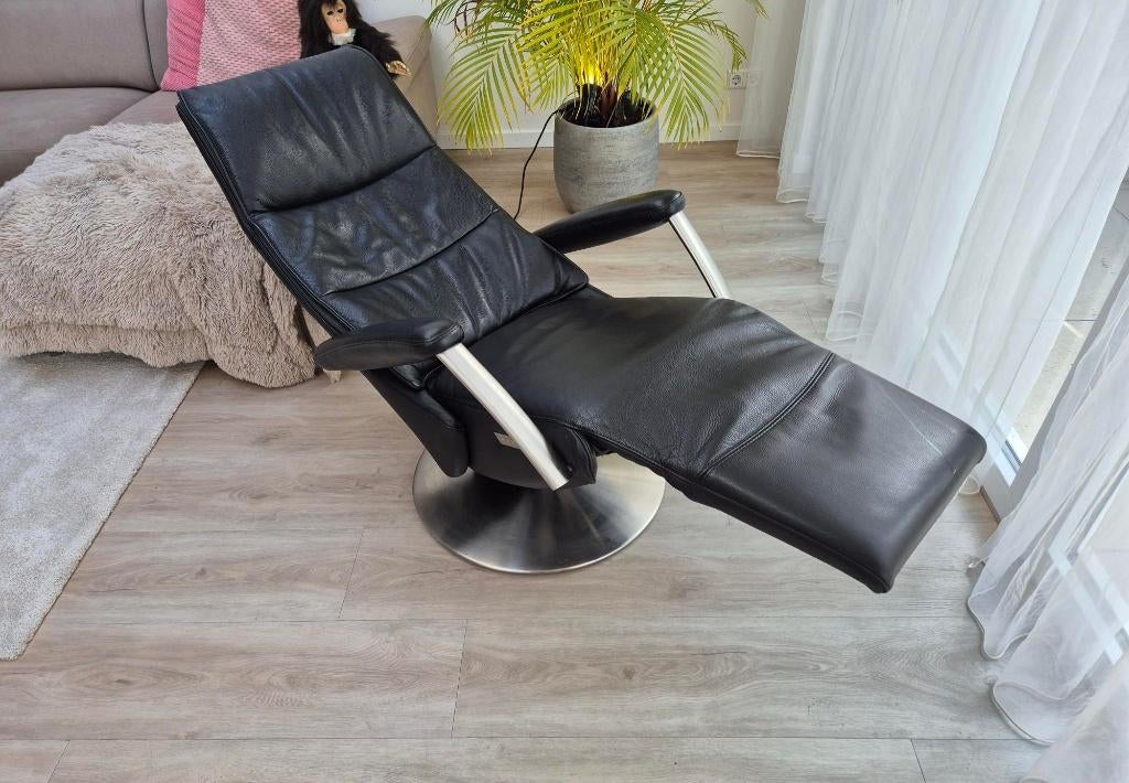 Relax fauteuil - leer - zwart - draaibaar - elektrisch, Huis en Inrichting, Fauteuils, Ophalen, Zo goed als nieuw, Leer, 50 tot 75 cm