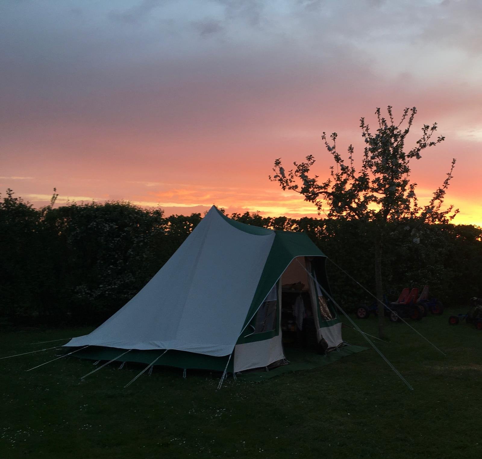 De Wit tent, Ophalen of Verzenden, Zo goed als nieuw, Tot en met 4