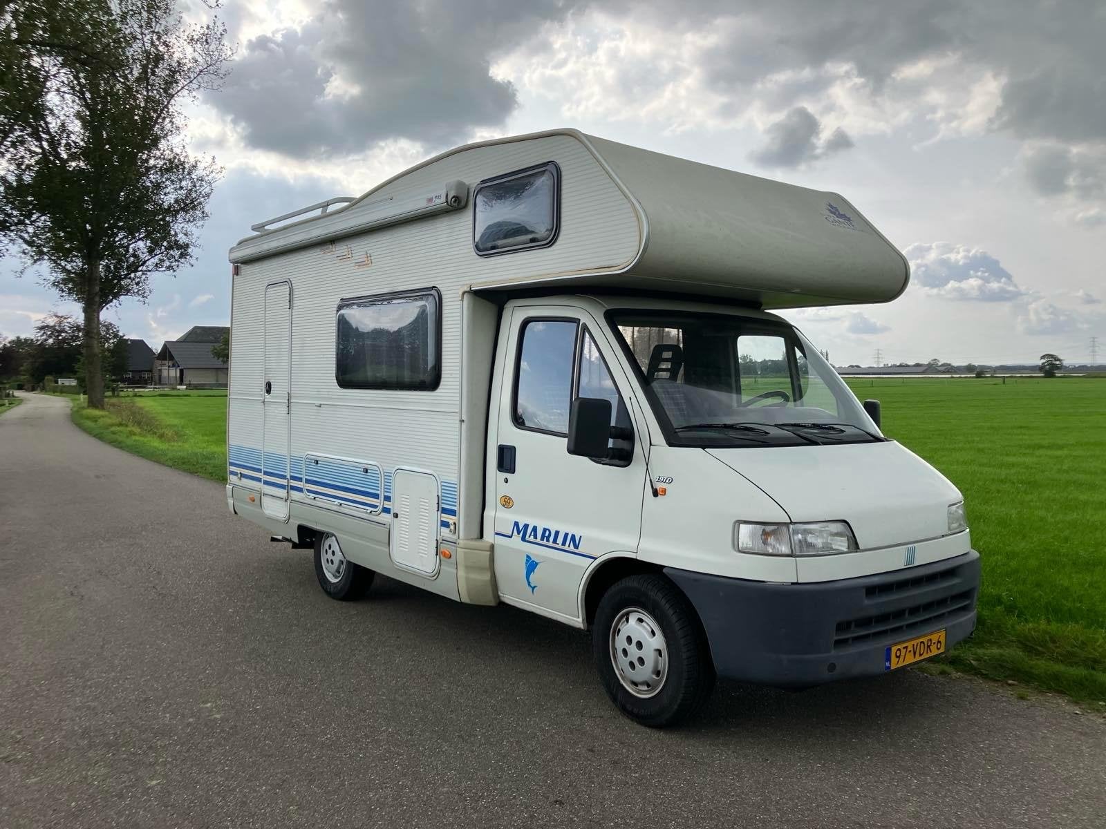 Elnagh Marlin 59 - inclusief recent onderhoud en nieuwe APK, Caravans en Kamperen, Campers, Alkoof, Ringverwarming, Reservewiel