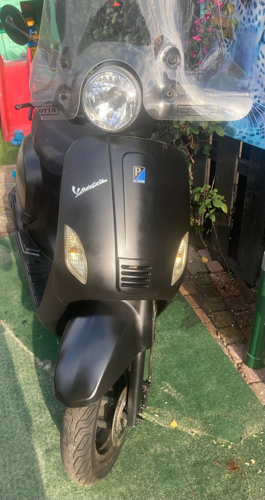 Vespa look a like .. Nieuwe accu, onderhoud gehad, Zo goed als nieuw, Benzine, Ophalen, Overige merken