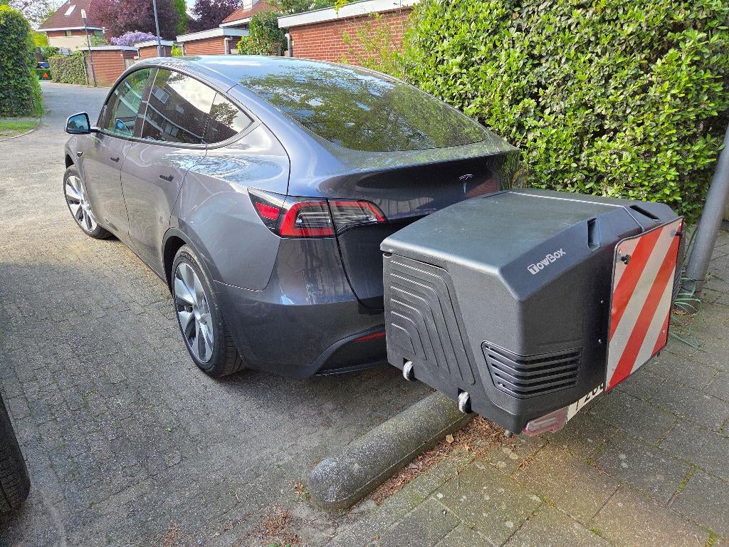 Trekhaakkoffer TowBox V3 huren 400L - vanaf €4 p/dag, Auto diversen, Ophalen, Gebruikt