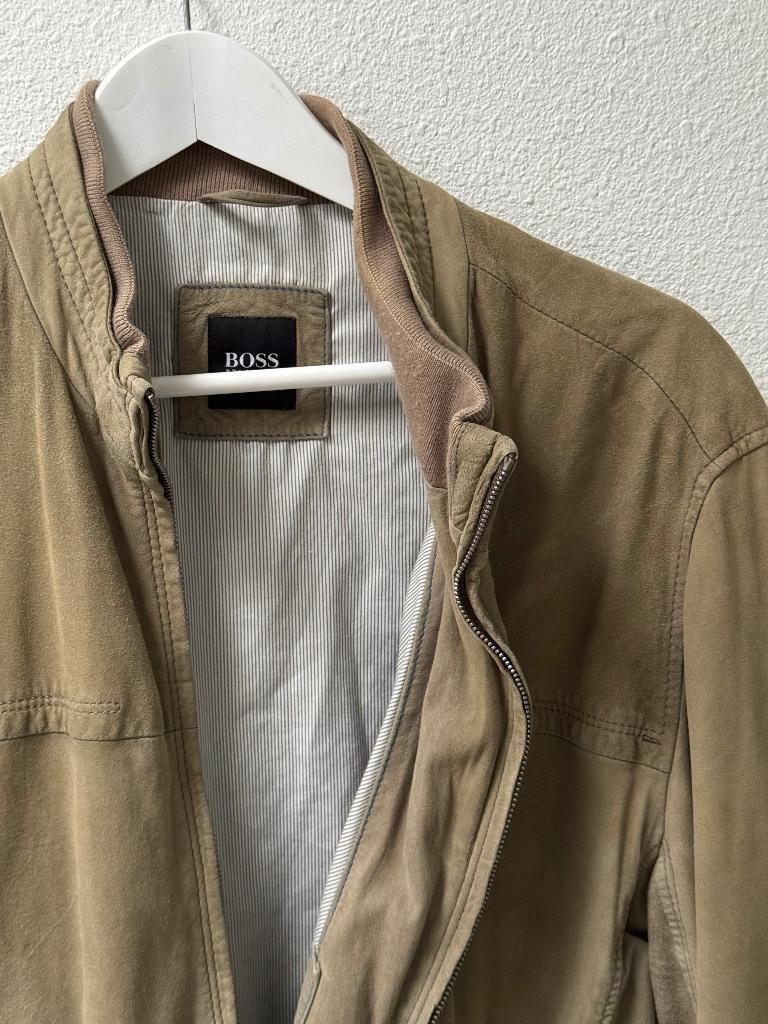Hugo Boss jas heren suède leer maat 54 groen beige, Maat 52/54 (L), Verzenden, Zo goed als nieuw, Hugo Boss