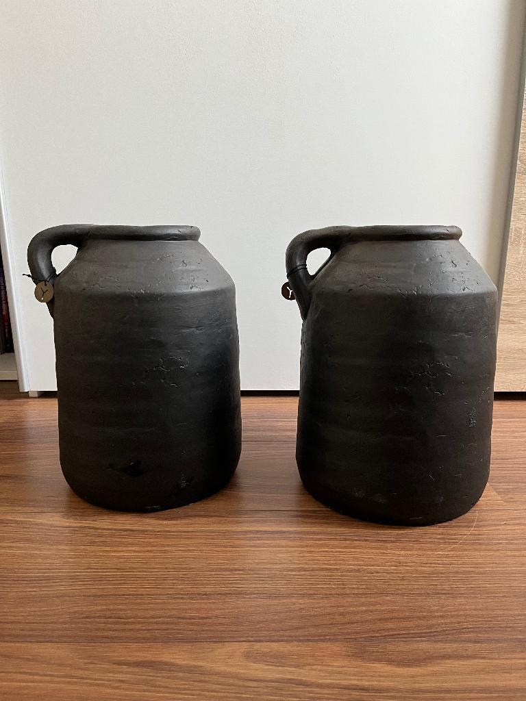 Zwarte stenen vazen (set van 2), Antiek en Kunst, Curiosa en Brocante, Ophalen of Verzenden