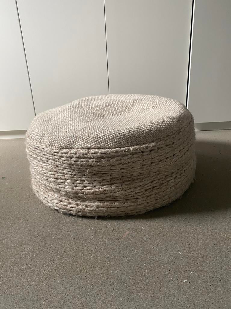 Poef wol Kave Home, Ophalen of Verzenden, Zo goed als nieuw, Rond, 50 tot 75 cm