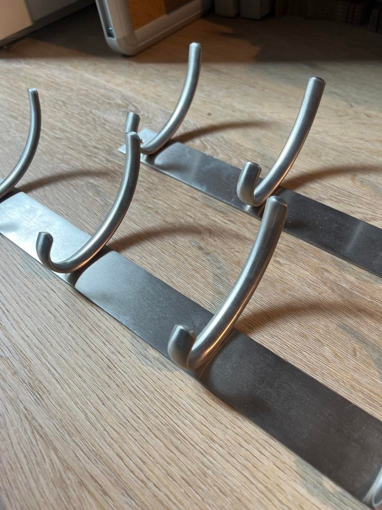 Set van 2 geborsteld RVS wandkapstokken, Gebruikt, Minder dan 100 cm, Metaal, Ophalen