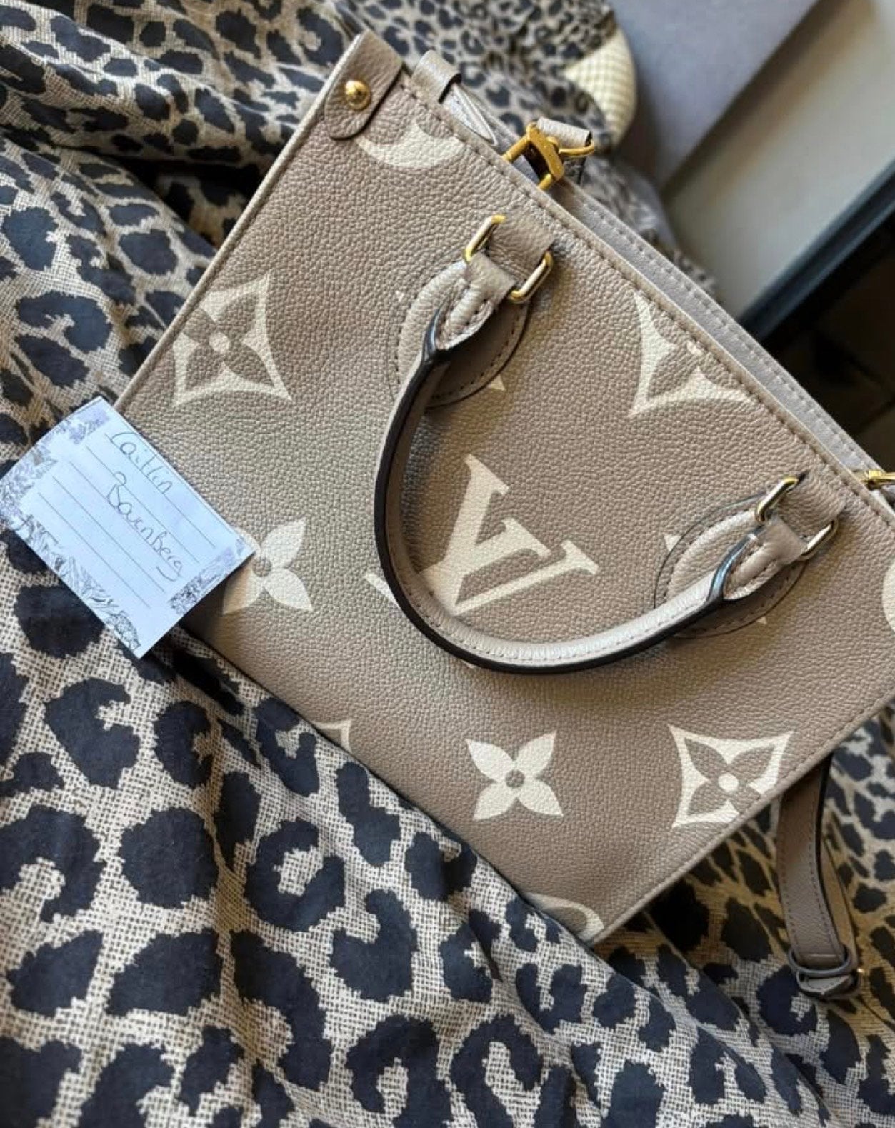 Louis Vuitton OnTheGo PM - Zo goed als nieuw, Ophalen of Verzenden, Zo goed als nieuw, Bruin, Handtas