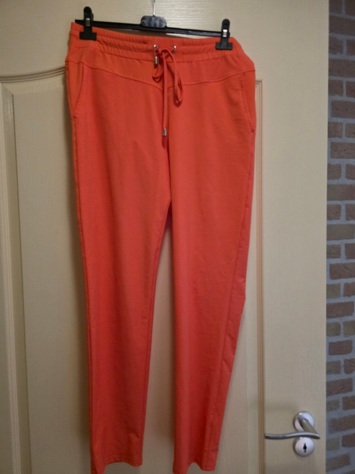 Oranje broek van &CO Woman, maat L, Maat 42/44 (L), Oranje, Ophalen of Verzenden, Zo goed als nieuw