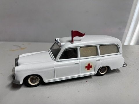Tekno Ambulance Mercedes Benz, Hobby en Vrije tijd, Modelauto's | 1:50, Ophalen of Verzenden, Zo goed als nieuw, Auto, Tekno
