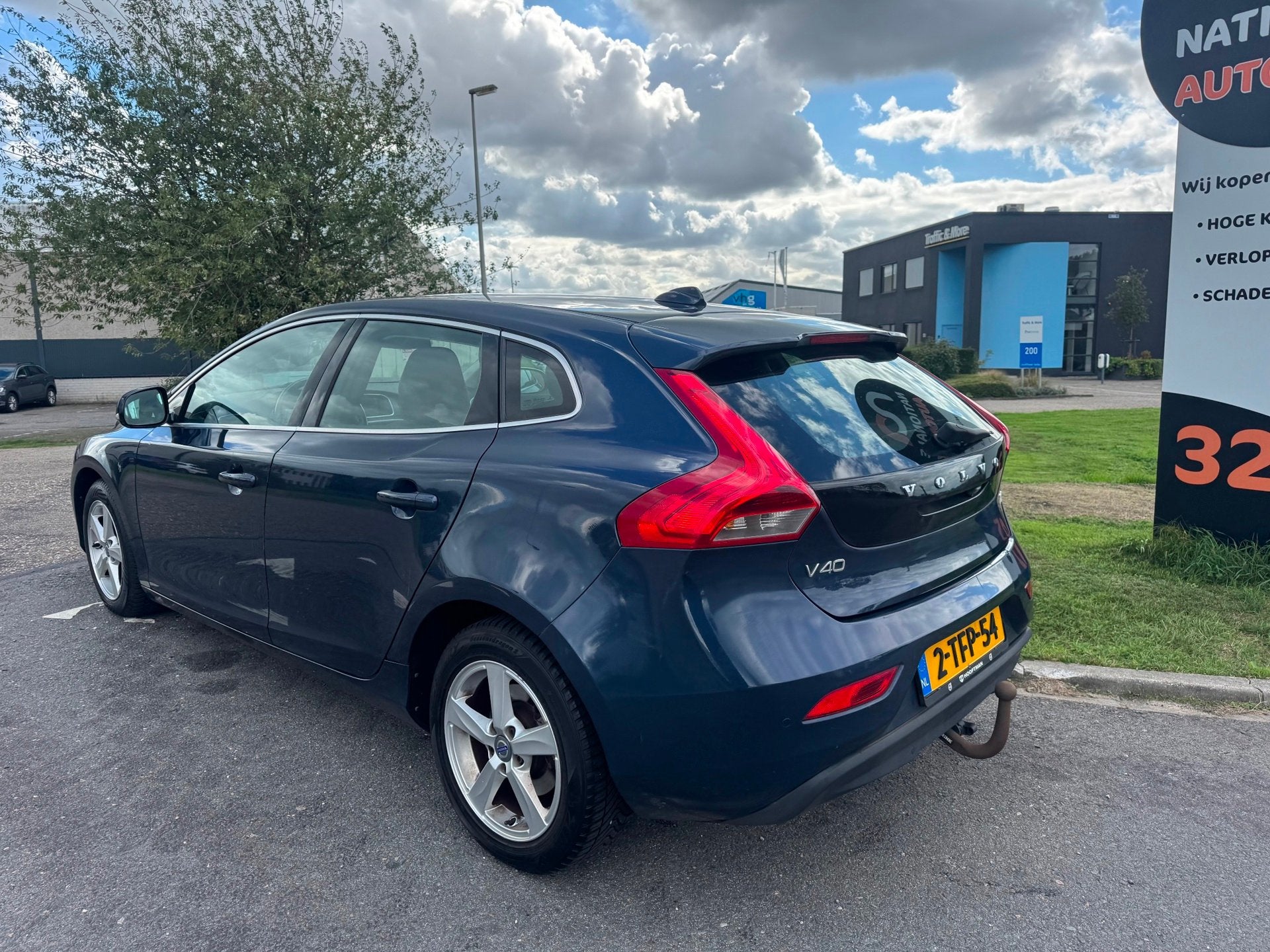 Volvo V40 2014 * 1.6 D2 Momentum * Export & Handel only, Euro 5, Gebruikt, 4 cilinders, 700 kg