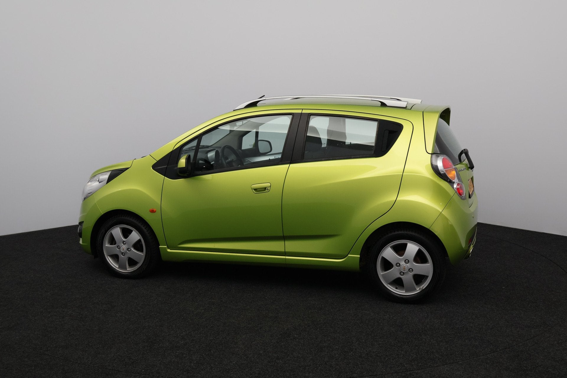 Chevrolet Spark 1.2 16V LT/ 15'' LMV/ Clima/ C.V. Afstand/ E, Auto's, Chevrolet, Voorwielaandrijving, Stof, Gebruikt, Zwart