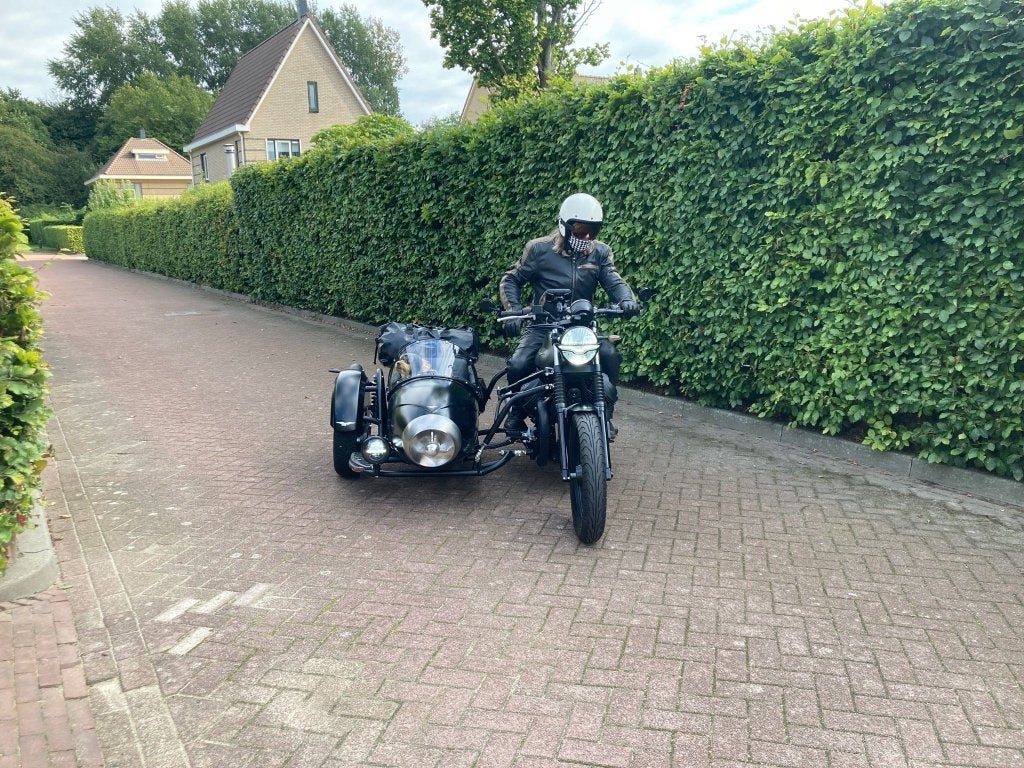stalling gezocht voor motor zijspan