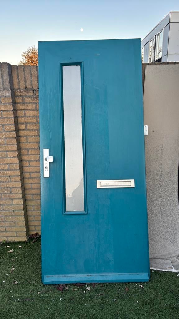 Gratis voordeur met 1 sleutel, Doe-het-zelf en Verbouw, Deuren en Horren, Ophalen of Verzenden, Gebruikt, Buitendeur, 200 tot 215 cm