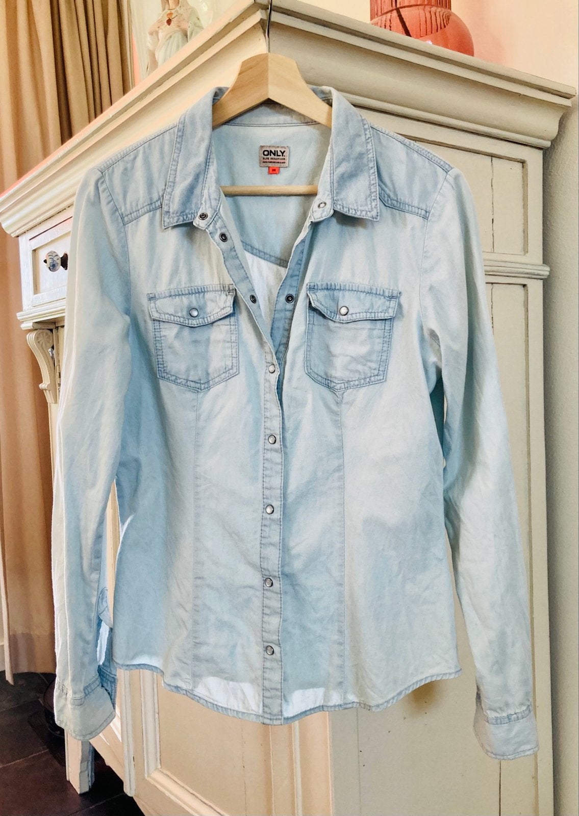 ONLY Ibiza spijkerblouse maat 38, Kleding | Dames, Blouses en Tunieken, Ophalen, Zo goed als nieuw, Maat 38/40 (M), Blauw