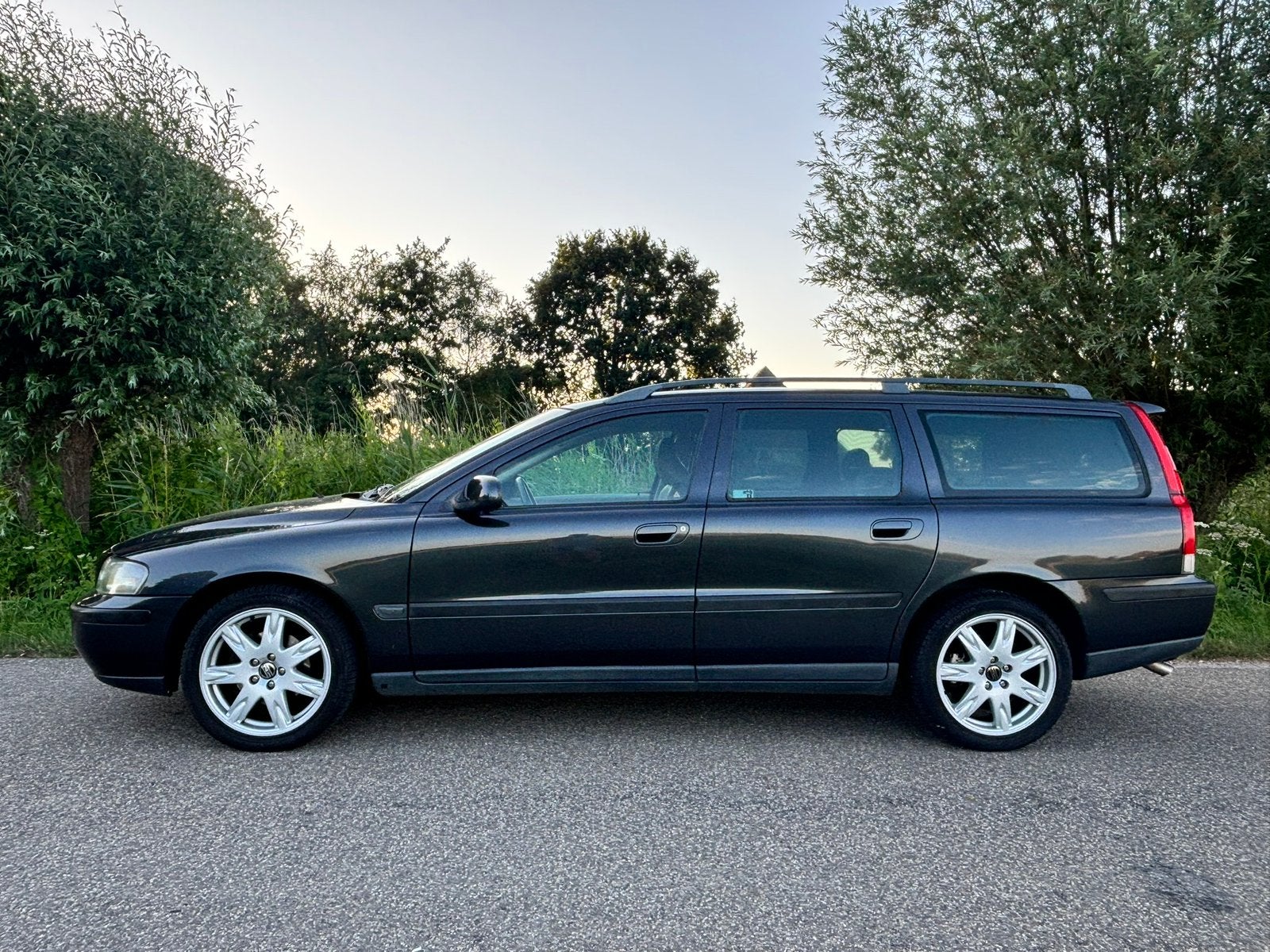 Volvo V70 2.4 170PK 2001 Grijs / Leder / Youngtimer / Trekh., foto 2