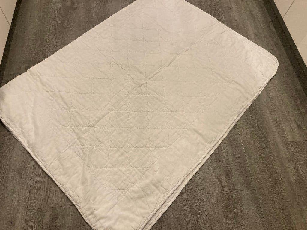 Zomerdekbed 140 x 190 cm - zo goed als nieuw, Jongetje of Meisje, Wit, Ophalen of Verzenden, Deken of Dekbed