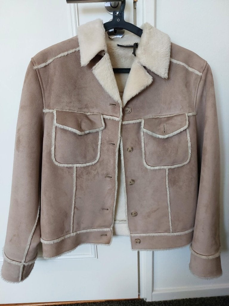 Suede achtig jasje met teddy kraag mt 36-38, Beige, Ophalen of Verzenden, Maat 36 (S), Merkloos