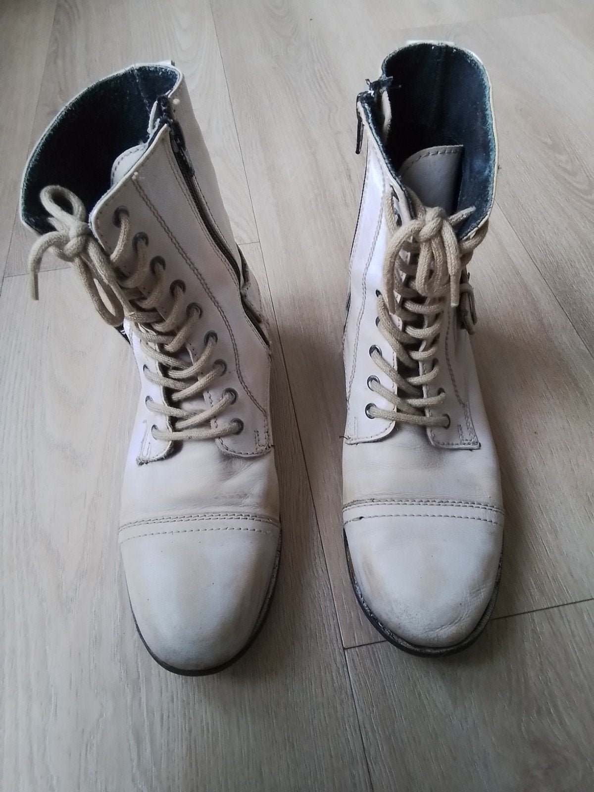 Lichte gevlamde schoenen,  enkellaarsjes mt 40, Wit, Lage of Enkellaarzen, Ophalen of Verzenden, Zo goed als nieuw