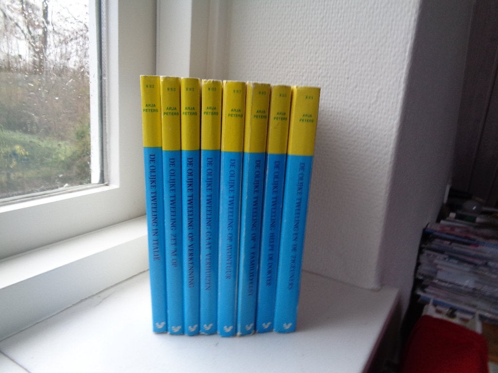 8 boeken van de olijke tweeling, Boeken, Ophalen of Verzenden, Gelezen, Arja Peters, Non-fictie